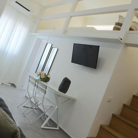 A Due Passi Apartment Теразини Екстериор снимка